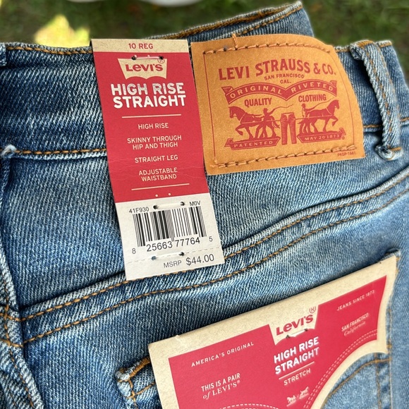 Levi's• Girls' High-Rise Straight Jeans - Medium Wash - Picture 10 of 14